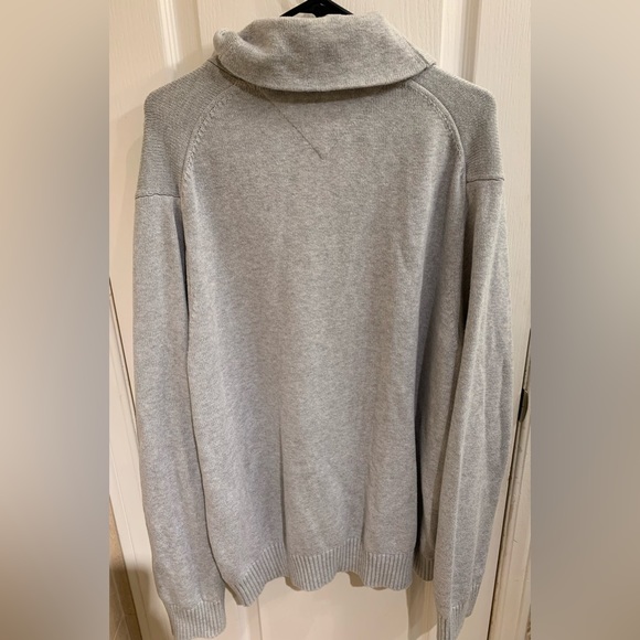 Tommy Hilfiger - Picture 2 of 4